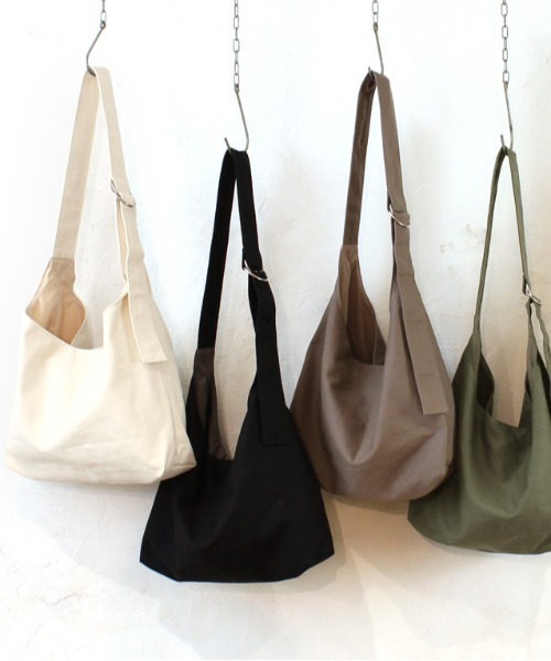 Per sist ence(パーシエンス)の「Per sist ence/パーシエンス キャンバス ラウンドショルダーバッグ(ショルダーバッグ・レディース・アイボリー/グレイッシュベージュ/ブラック/カーキ/ライトグレー・FREE)」の19枚目の写真