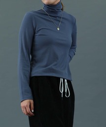 タートルネックカットソー