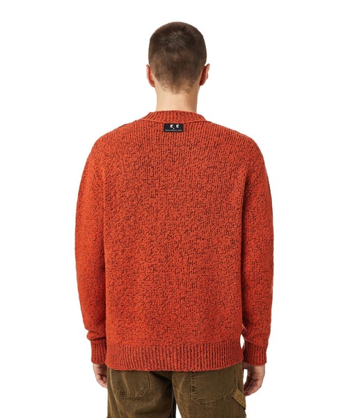 DIESEL(ディーゼル)の「メンズ ニット ブロ―クン加工 クルーネック(ニット/セーター・メンズ・ブラウン/オレンジ/ブルー・MEDIUM/X-LARGE/X-SMALL/SMALL/XX-LARGE/LARGE)」の4枚目の写真