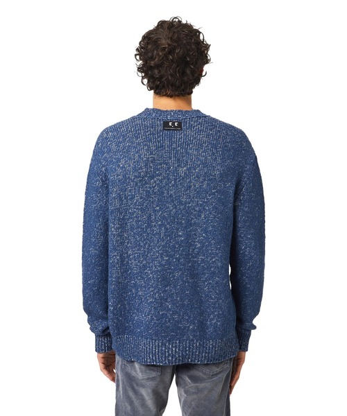 DIESEL(ディーゼル)の「メンズ ニット ブロ―クン加工 クルーネック(ニット/セーター・メンズ・ブラウン/オレンジ/ブルー・MEDIUM/X-LARGE/X-SMALL/SMALL/XX-LARGE/LARGE)」の12枚目の写真