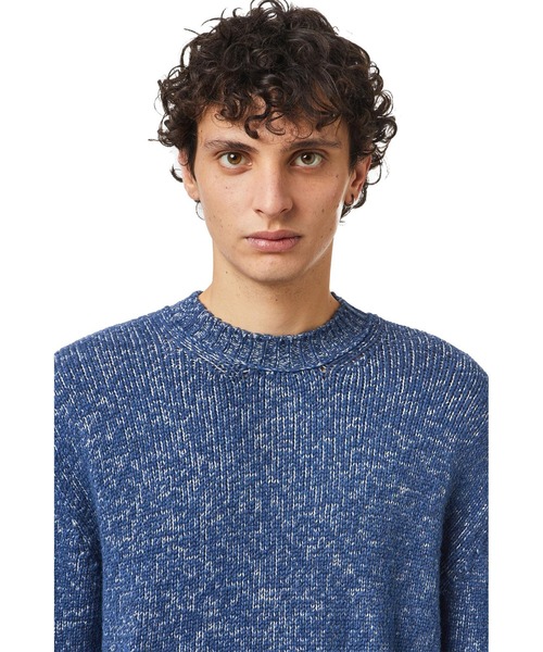 DIESEL(ディーゼル)の「メンズ ニット ブロ―クン加工 クルーネック(ニット/セーター・メンズ・ブラウン/オレンジ/ブルー・MEDIUM/X-LARGE/X-SMALL/SMALL/XX-LARGE/LARGE)」の13枚目の写真