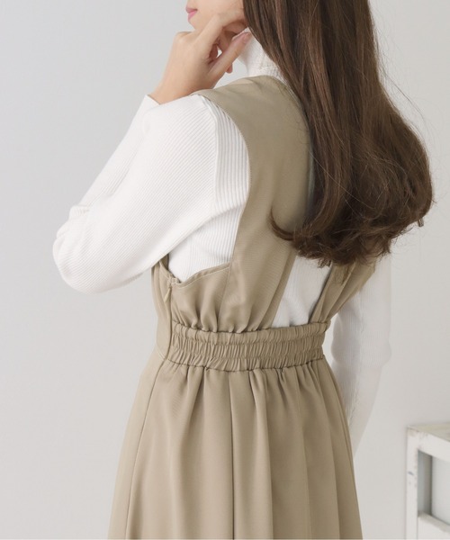 HER CLOSET(ハークローゼット)の「【cheriella】WEB限定ステッチデザインフレアワンピース(ジャンパースカート・レディース・ブラック/モカ/グレイッシュベージュ・M)」の5枚目の写真