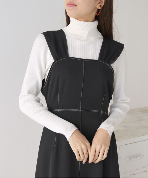 HER CLOSET(ハークローゼット)の「【cheriella】WEB限定ステッチデザインフレアワンピース(ジャンパースカート・レディース・ブラック/モカ/グレイッシュベージュ・M)」の4枚目の写真