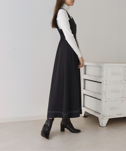 HER CLOSET(ハークローゼット)の「【cheriella】WEB限定ステッチデザインフレアワンピース(ジャンパースカート・レディース・ブラック/モカ/グレイッシュベージュ・M)」の7枚目の写真