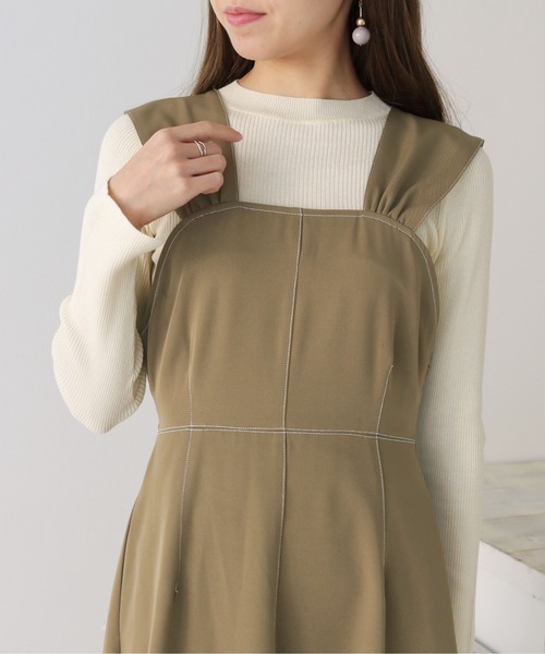 HER CLOSET(ハークローゼット)の「【cheriella】WEB限定ステッチデザインフレアワンピース(ジャンパースカート・レディース・ブラック/モカ/グレイッシュベージュ・M)」の17枚目の写真
