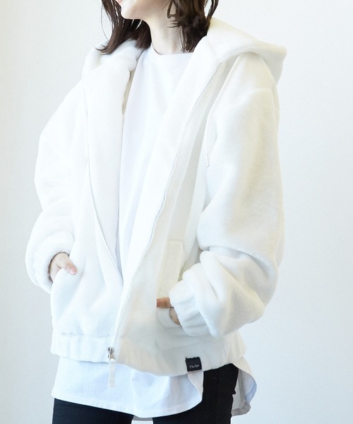 Pledge(プレッジ)の「『Pledge』フェイクファー フルジップパーカー(その他アウター・レディース・ブラック/ホワイト/グレイッシュベージュ・LARGE/MEDIUM)」の2枚目の写真