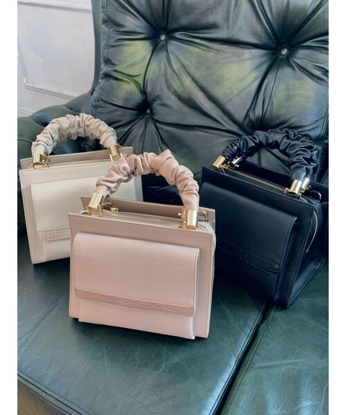 RESEXXY(リゼクシー)の「ハンドルデザインスクエアバッグ(ハンドバッグ・レディース・ブラック/ベージュ/ピンク・FREE)」の16枚目の写真