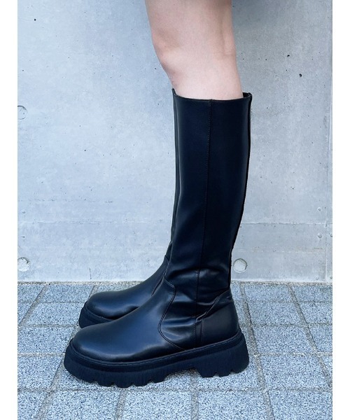 ENVYM（アンビー）の「タンクソールロングブーツ（ブーツ・レディース・ブラック/アイボリー・22.5/24.5/23.5）」の11枚目の写真