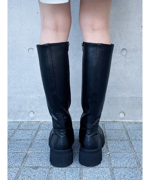 ENVYM（アンビー）の「タンクソールロングブーツ（ブーツ・レディース・ブラック/アイボリー・22.5/24.5/23.5）」の17枚目の写真