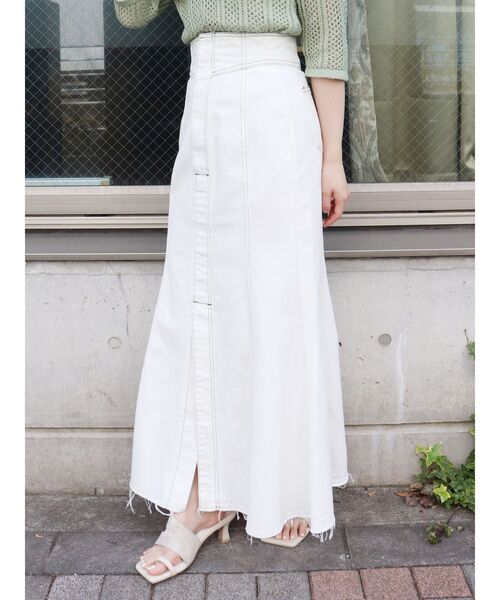 MURUA（ムルーア）の「マーメイドデニムスカート（デニムスカート・レディース・インディゴブルー/アイボリー・1/2）」の11枚目の写真