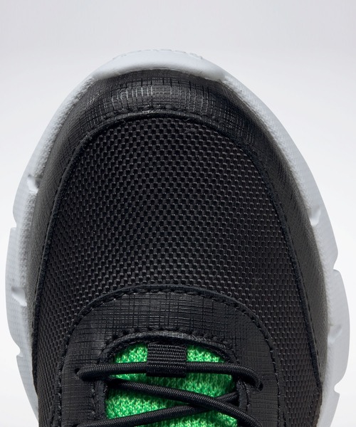 Reebok（リーボック）の「ジグ ダイナミカ 3 オルト / Zig Dynamica 3 Alt（スニーカー・キッズ・ブラック/ダークネイビー・22.0cm/17.0cm/18.0cm/19.0cm/20.0cm/21.0cm/18.5cm/19.5cm/21.5cm/17.5cm/20.5cm）」の4枚目の写真