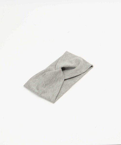 ALTROSE（アルトローズ）の「ヘアバンド 　[リブねじり]（ヘアバンド・レディース・ブラック/ベージュ/グレー・FREE）」の15枚目の写真