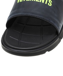 SALE☆ VETEMENTS / ヴェトモン プールサンダル 2025年最新】VETEMENTS サンダルの人気アイテム - メルカリ