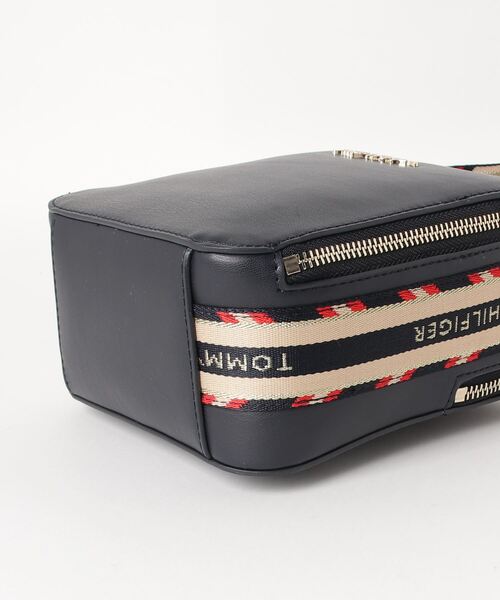 TOMMY HILFIGER(トミーヒルフィガー)の「ロゴベルトミニショルダーバッグ(ショルダーバッグ・レディース・ブラック/ネイビー・FREE)」の14枚目の写真