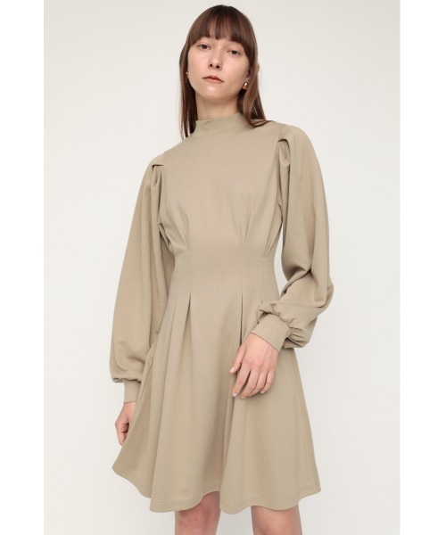 SLY(スライ)の「TUCK SLEEVE CUT MINI OP タック スリーブ カット ミニ ワンピース(ワンピース・レディース・イエロー/ベージュ/ブラック・2/1)」の3枚目の写真