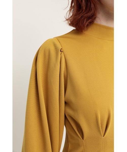 SLY(スライ)の「TUCK SLEEVE CUT MINI OP タック スリーブ カット ミニ ワンピース(ワンピース・レディース・イエロー/ベージュ/ブラック・2/1)」の5枚目の写真
