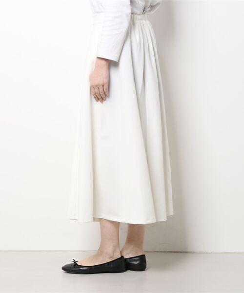 NICOLE white（ニコルホワイト）の「カットカルゼ フレアスカート ロング丈（スカート・レディース・グリーン/オフホワイト/ネイビー・FREE）」の4枚目の写真