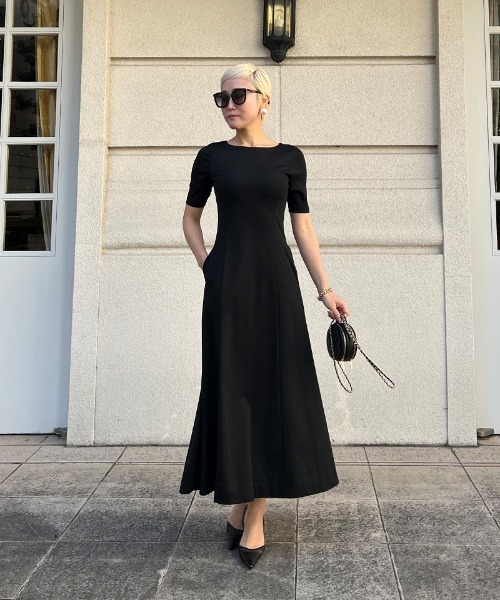 JENNE(ジェンヌ)の「ボートネック カットソーワンピース(ワンピース・レディース・ネイビー/ブラック・SMALL/LARGE/MEDIUM)」の2枚目の写真