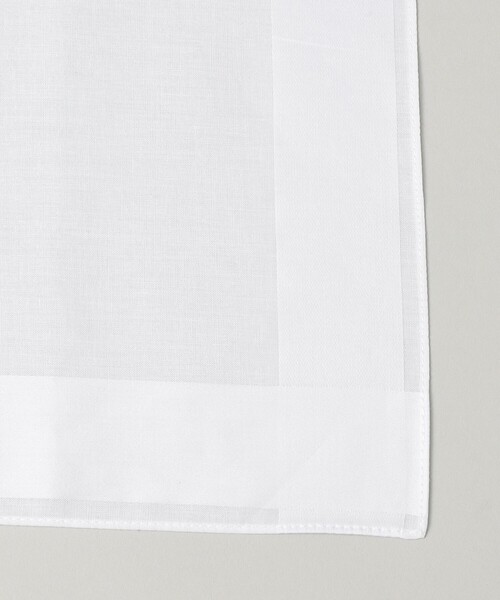 SHIPS（シップス）の「GRAZIINA:ホワイト 無地 ポケットチーフ（ハンカチ/ハンドタオル・メンズ・ホワイト・ONE SIZE）」の2枚目の写真