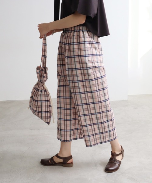 yuni(ユニ )の「コットンキュプラ check cropped wide pants(その他パンツ・レディース・ブラウン/ピンク・FREE)」の14枚目の写真