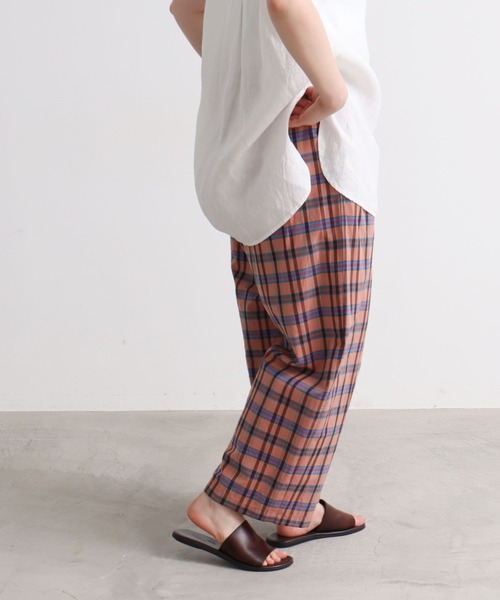 yuni(ユニ )の「コットンキュプラ check cropped wide pants(その他パンツ・レディース・ブラウン/ピンク・FREE)」の10枚目の写真