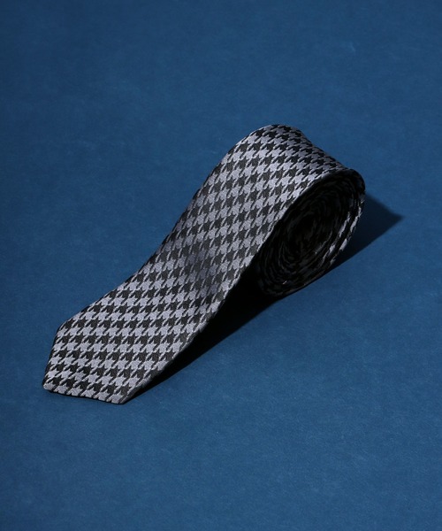 ANPAS（アンパス）の「MADE IN JAPAN Total Pattern Print Necktie/日本製 総柄プリントネクタイ（ネクタイ・メンズ・グレー系その他2/ブルー系その他7/ブルー系その他4/ブルー系その他5/ブラック/グレー系その他/ベージュ系その他/ブルー系その他/レッド系その他/ブラック系その他2/レッド系その他2/ブルー系その他2/ブルー系その他3/ブルー系その他6/その他/レッド系その他3/ブラック系その他・FREE）」の5枚目の写真