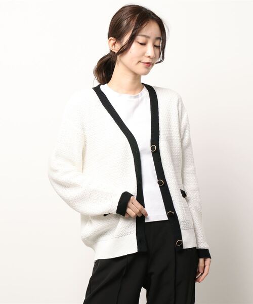 Te chichi(テチチ)の「配色Vネックカーディガン(カーディガン/ボレロ・レディース・ブラック/ベージュ/オフホワイト・フリ-)」の8枚目の写真