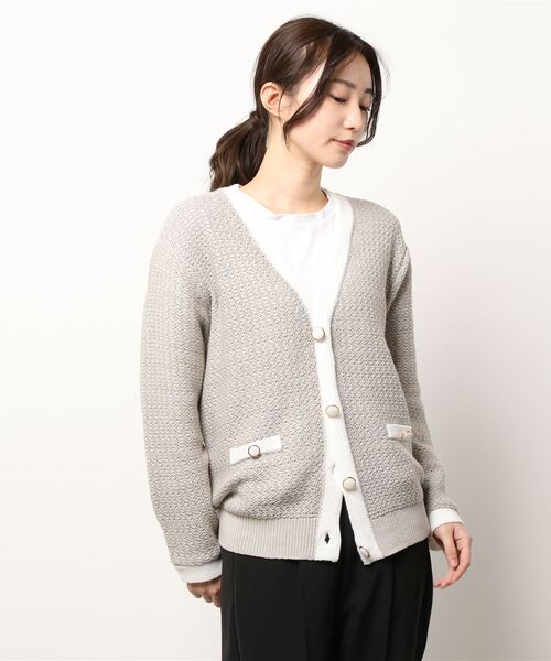 Te chichi(テチチ)の「配色Vネックカーディガン(カーディガン/ボレロ・レディース・ブラック/ベージュ/オフホワイト・フリ-)」の6枚目の写真