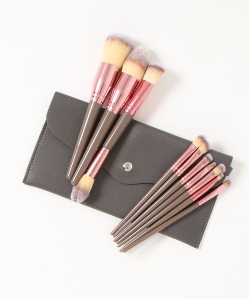 LAC-VERT（ラック・ヴェール）の「ポーチ付きメイクブラシセット【10本】（メイクブラシ・レディース・ブラック/グレー・FREE）」の2枚目の写真
