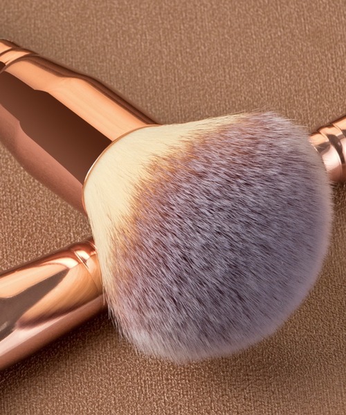 LAC-VERT（ラック・ヴェール）の「ポーチ付きメイクブラシセット【10本】（メイクブラシ・レディース・ブラック/グレー・FREE）」の5枚目の写真