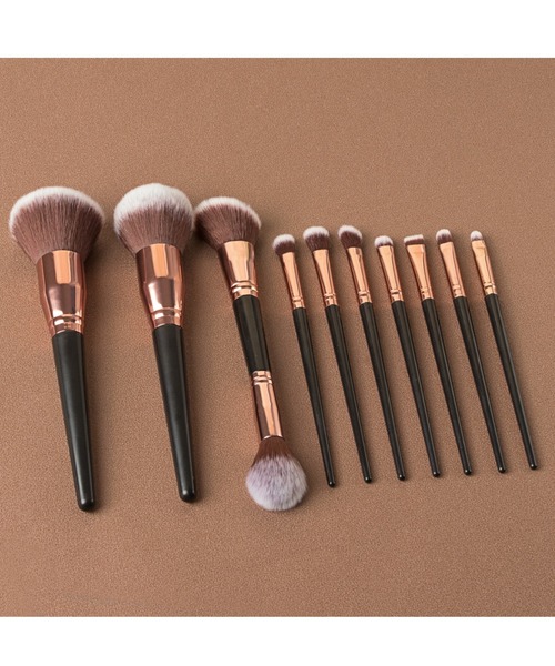 LAC-VERT（ラック・ヴェール）の「ポーチ付きメイクブラシセット【10本】（メイクブラシ・レディース・ブラック/グレー・FREE）」の4枚目の写真