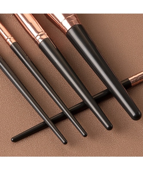 LAC-VERT（ラック・ヴェール）の「ポーチ付きメイクブラシセット【10本】（メイクブラシ・レディース・ブラック/グレー・FREE）」の7枚目の写真