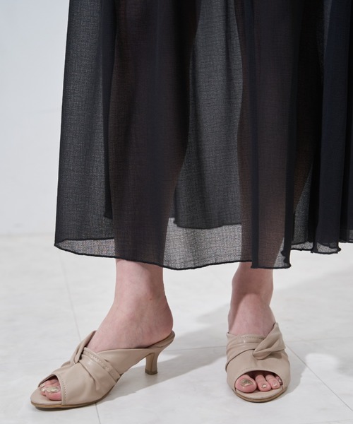 VANNIE U（ヴァニーユー）の「ツイストミュール（サンダル・レディース・アイボリー/ベージュ/ブラック・LL/S/M/L）」の11枚目の写真