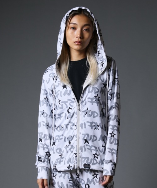 STUD MUFFIN（スタッドマフィン）の「STUD MUFFIN/スタッドマフィン/GRAFGRAM柄ナイロンストレッチ ラッシュパーカー（ラッシュガード・メンズ・ホワイト/ブラック・4/3/2）」の2枚目の写真