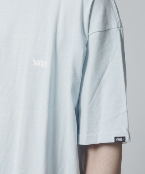 VANS(バンズ)の「【VANS】MN LEFT CHEST LOGO TEE(Tシャツ/カットソー・メンズ・ブルー/ホワイト/ブラック・LARGE/SMALL/MEDIUM/X-LARGE)」の4枚目の写真