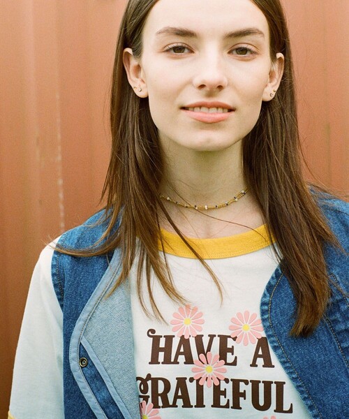 FREAK'S STORE（フリークスストア）の「HAVE A GRATEFUL DAY × FREAK'S STORE/ハブアグレイトフルデイ Flower Ringer TEE/ フラワーリンガーTシャツ（Tシャツ/カットソー・レディース・グリーン/オレンジ・ﾌﾘ-）」の3枚目の写真