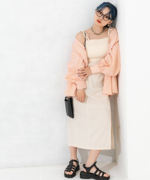 nemne store(ネンネストア)の「スリット入りリボンキャミワンピース(ワンピース・レディース・ブラック/アイボリー・フリー)」の4枚目の写真
