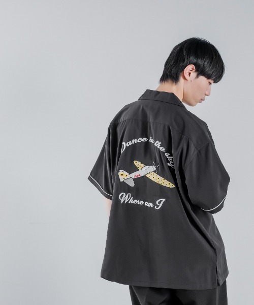 improves（インプローブス）の「バック刺しゅう 半袖 オープンカラー