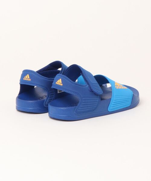 adidas（アディダス）の「《adidas》アディレッタ SANDAL K（サンダル・キッズ・ロイヤルブルー/ブラック×ブラック・24.0cm/25.0cm/18.0cm/19.0cm/20.0cm/23.0cm/22.0cm/21.0cm/17.0cm）」の3枚目の写真