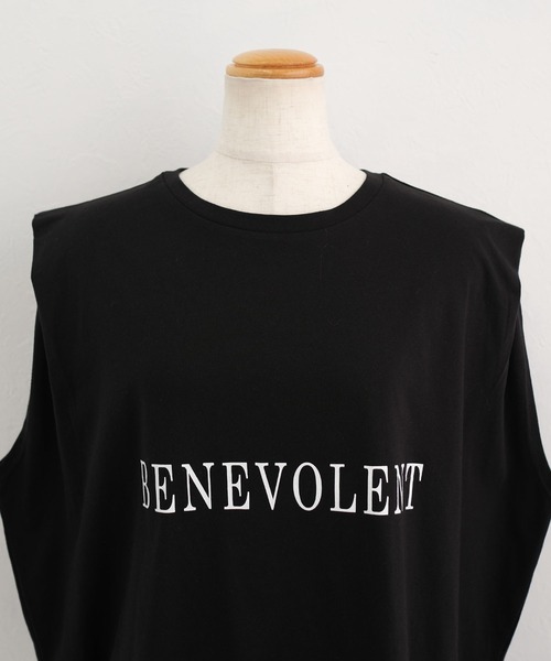 ANDJ(アンドジェイ)の「ロゴプリント袖タックゆるトップス(Tシャツ/カットソー・レディース・ブラック/オフホワイト・M)」の12枚目の写真