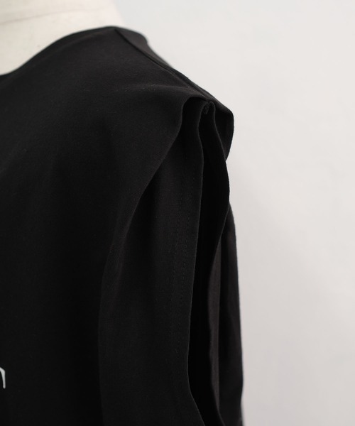 ANDJ(アンドジェイ)の「ロゴプリント袖タックゆるトップス(Tシャツ/カットソー・レディース・ブラック/オフホワイト・M)」の6枚目の写真