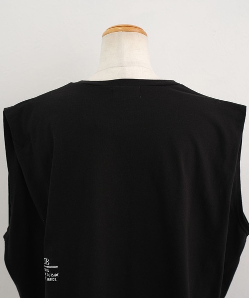 ANDJ(アンドジェイ)の「ロゴプリント袖タックゆるトップス(Tシャツ/カットソー・レディース・ブラック/オフホワイト・M)」の16枚目の写真