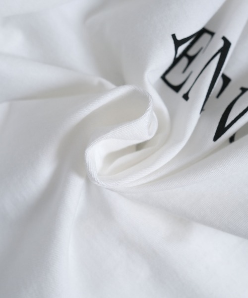 ANDJ(アンドジェイ)の「ロゴプリント袖タックゆるトップス(Tシャツ/カットソー・レディース・ブラック/オフホワイト・M)」の20枚目の写真