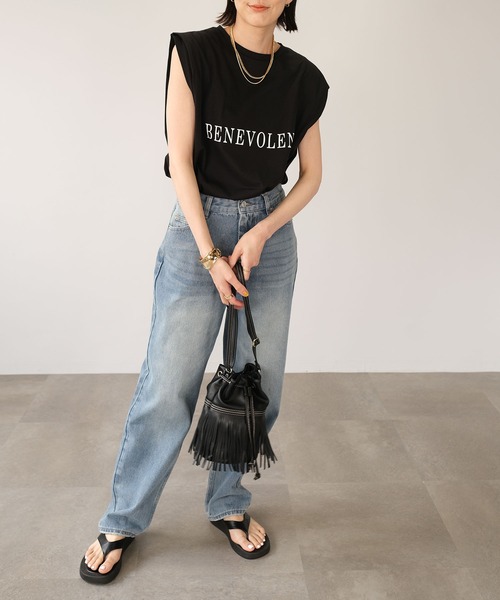 ANDJ(アンドジェイ)の「ロゴプリント袖タックゆるトップス(Tシャツ/カットソー・レディース・ブラック/オフホワイト・M)」の22枚目の写真