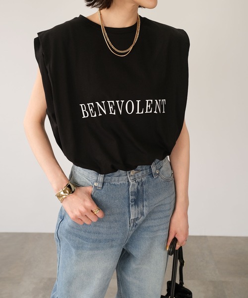 ANDJ(アンドジェイ)の「ロゴプリント袖タックゆるトップス(Tシャツ/カットソー・レディース・ブラック/オフホワイト・M)」の18枚目の写真