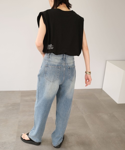 ANDJ(アンドジェイ)の「ロゴプリント袖タックゆるトップス(Tシャツ/カットソー・レディース・ブラック/オフホワイト・M)」の11枚目の写真