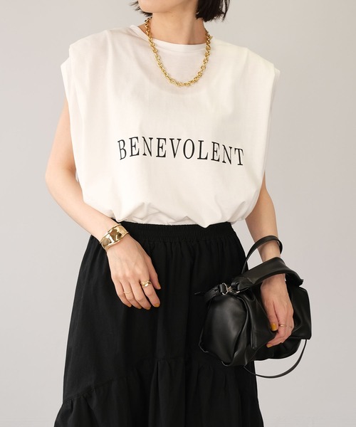 ANDJ(アンドジェイ)の「ロゴプリント袖タックゆるトップス(Tシャツ/カットソー・レディース・ブラック/オフホワイト・M)」の13枚目の写真