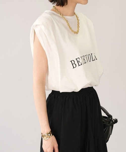 ANDJ(アンドジェイ)の「ロゴプリント袖タックゆるトップス(Tシャツ/カットソー・レディース・ブラック/オフホワイト・M)」の17枚目の写真