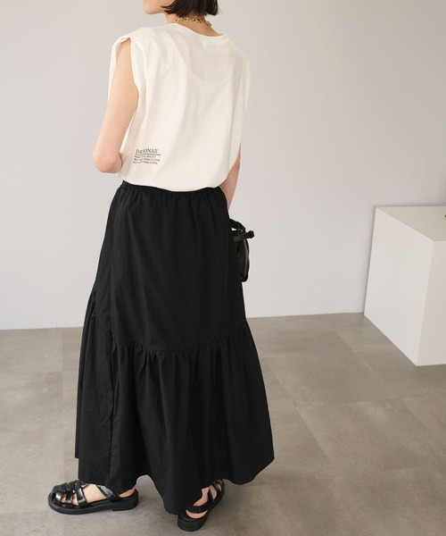 ANDJ(アンドジェイ)の「ロゴプリント袖タックゆるトップス(Tシャツ/カットソー・レディース・ブラック/オフホワイト・M)」の7枚目の写真