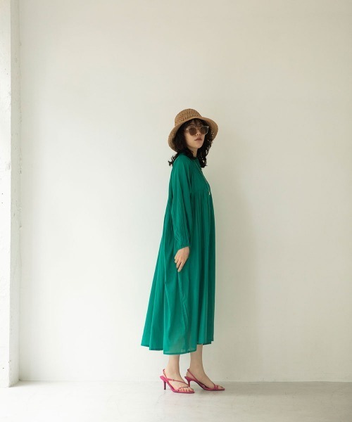marjour(マージュール)の「SHEER COTTON PINTUCK ONEPIECE(シャツワンピース・レディース・グリーン・M)」の5枚目の写真